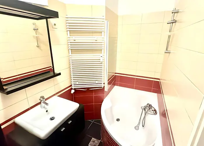 Cozy Eden Residency -