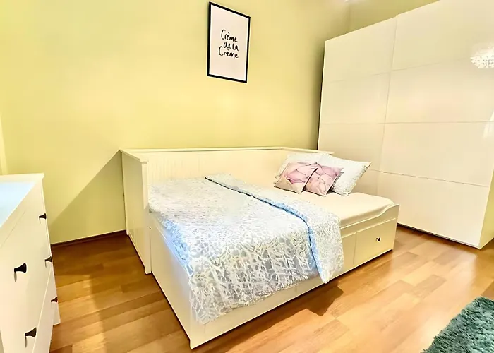 Cozy Eden Residency -