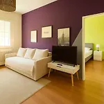 Cozy Eden Residency - - Steps To Main Attractions