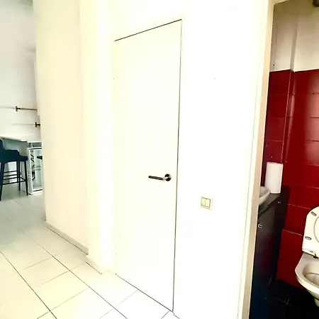 Cozy Eden Residency - - Steps To Main Attractions Apartment *