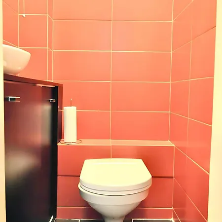 아파트 Cozy Eden Residency -