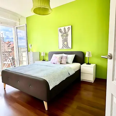 아파트 Cozy Eden Residency -